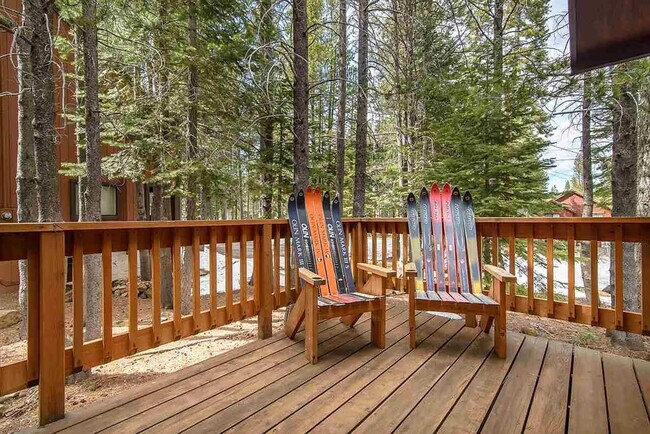 Building Photo - 14745 Davos Dr