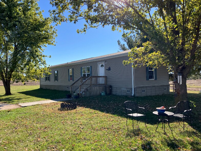 Primary Photo - 16385 Hwy D