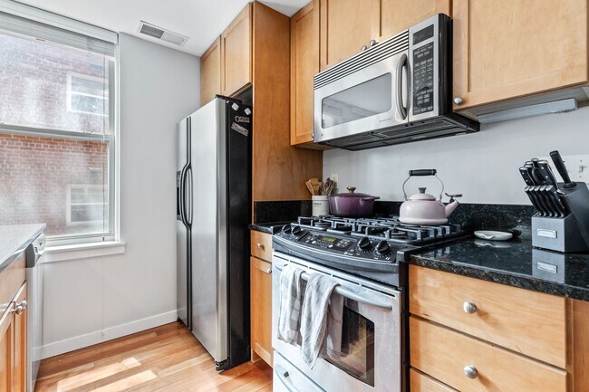 Building Photo - 2535 13th St NW