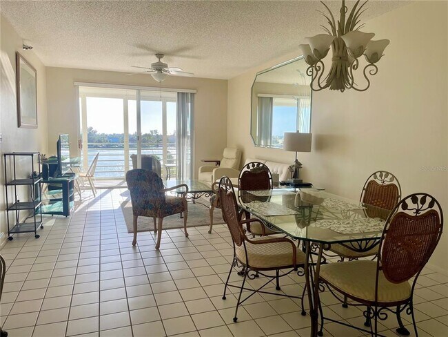 Building Photo - 7872 Sailboat Key Blvd S