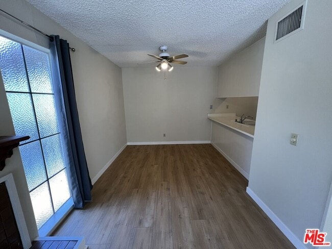 Building Photo - 28549 Conejo View Dr