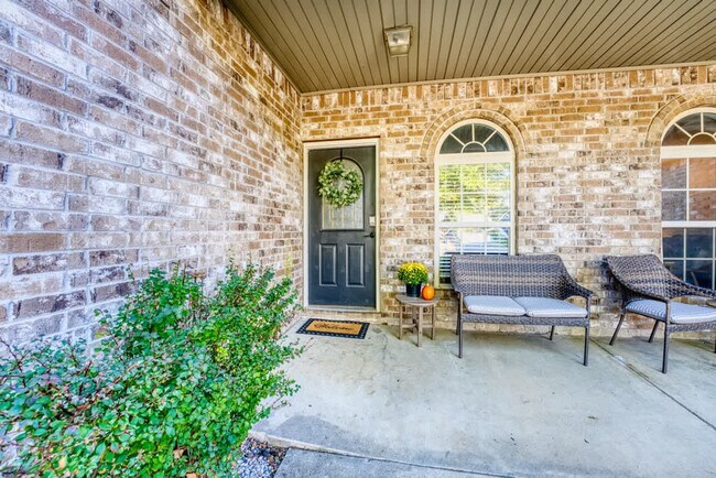 Building Photo - 1515 NW Bell Royal Ct