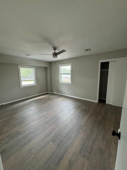 Primary bedroom with 2 closets - 7725 W Nantucket St