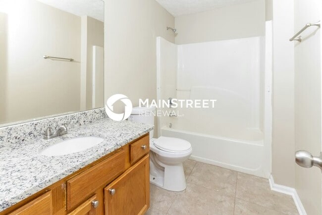 Building Photo - 4 Bedroom Pet-Friendly Home in Hampton, GA with Main Street Renewal