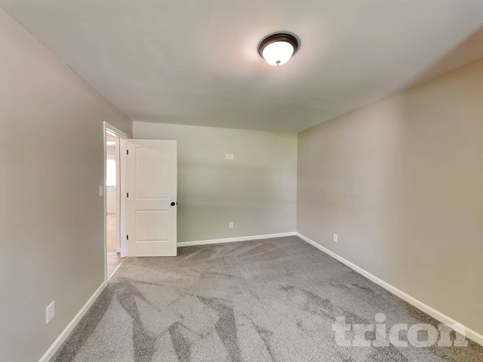 Building Photo - 295 Oak Meadows Dr