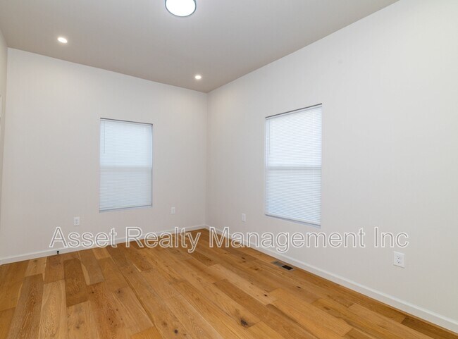 Building Photo - 1422 Beaumont Ave