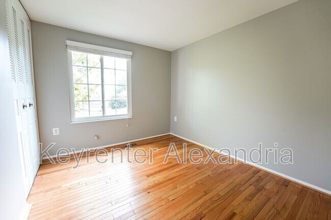 Building Photo - 5901 Beech Tree Dr