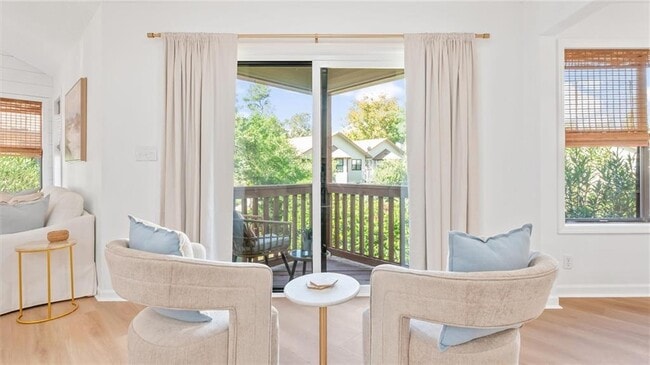 Building Photo - 512 S Harbour Oaks Dr