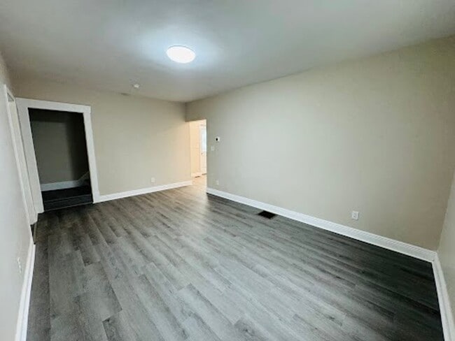 Building Photo - 363 Mansion Ave