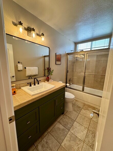 Building Photo - 31555 Lindero Canyon Rd