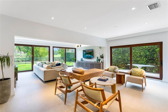 Building Photo - 5911 Alton Rd