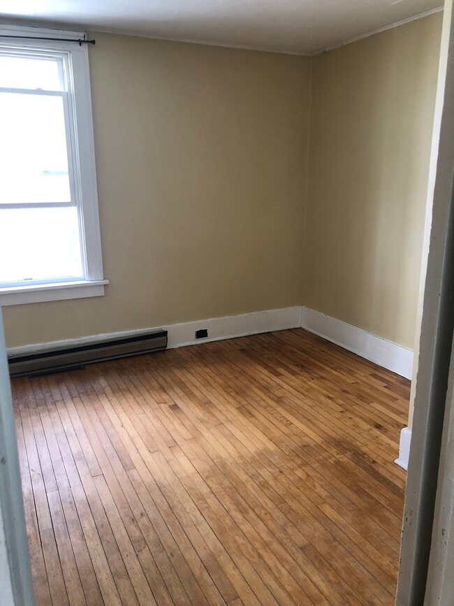Building Photo - 15 LLC-54 Sailly Avenue