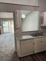 Building Photo - 17568 Pond Cir