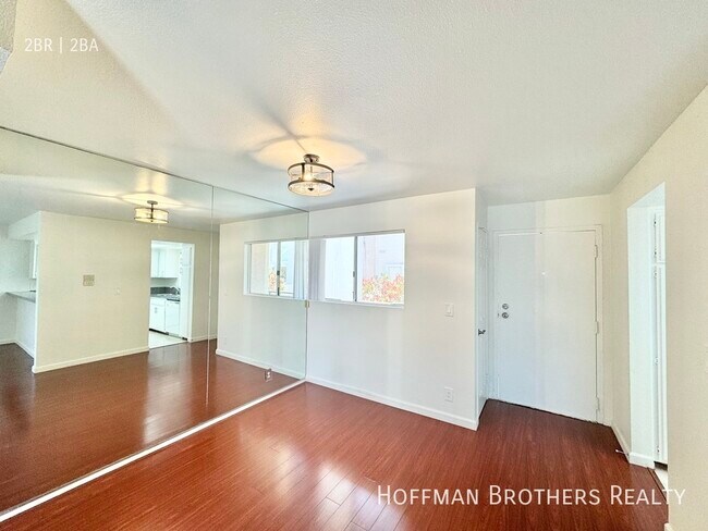 Building Photo - 935 10th St