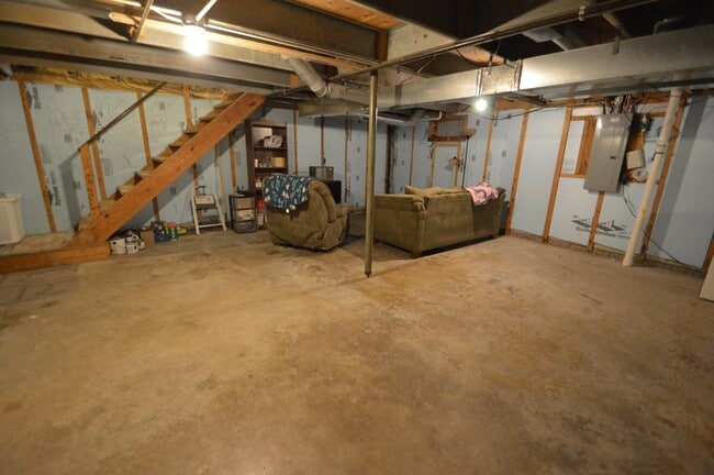 Building Photo - 610 Elizabeth St