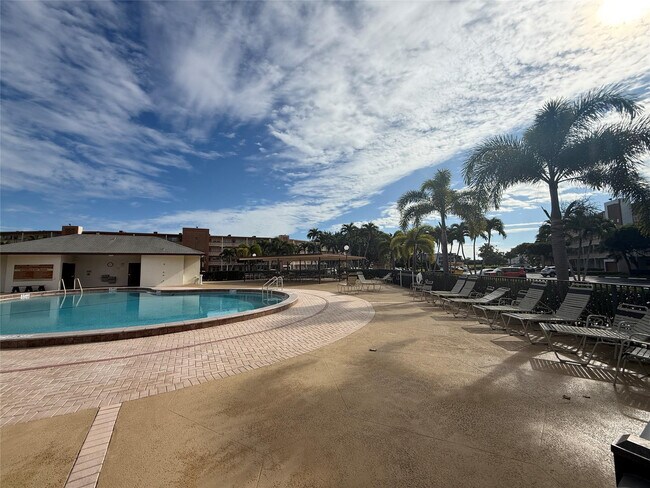 Building Photo - 2017 Newcastle A