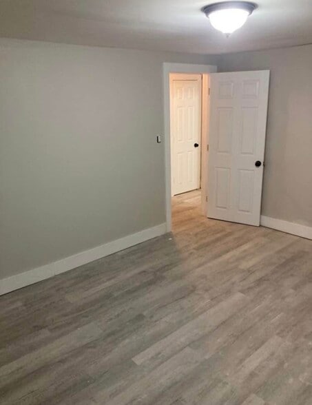 Building Photo - 7 Cottage Street Ext