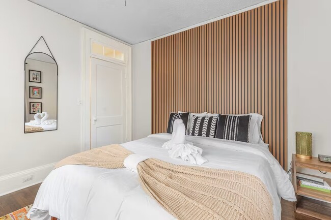 Building Photo - Contemporary Cove Duplex