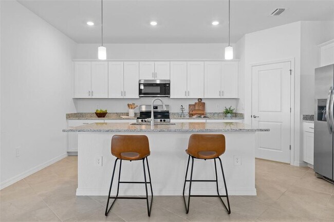 Building Photo - 1536 Saddlewood Cir