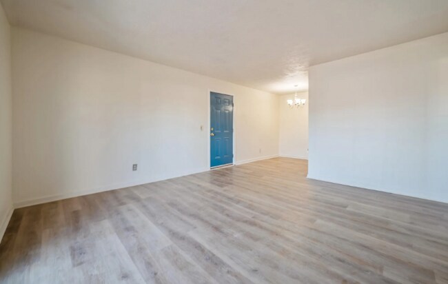 Building Photo - 1322 Old Manor Rd