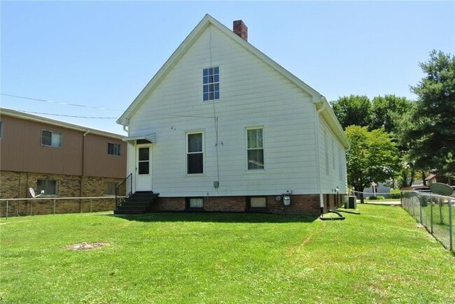 Building Photo - 613 W Clay St