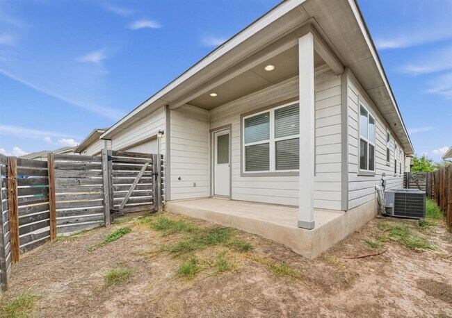 Building Photo - 719 Speckled Alder Dr