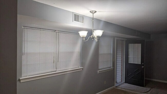 Building Photo - Quiet 1 Bedroom Convenient to Hershey Med and Attractions