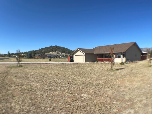 Building Photo - AVAILABLE MAY 6th | Spacious Single-Level Home in Desirable Doney Park