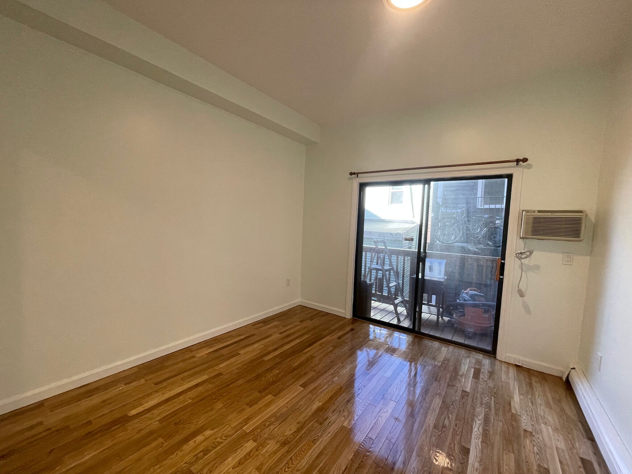 Building Photo - 285 Dorchester St