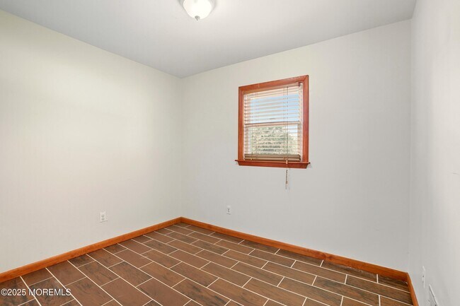 Building Photo - 468 Brookforest Dr