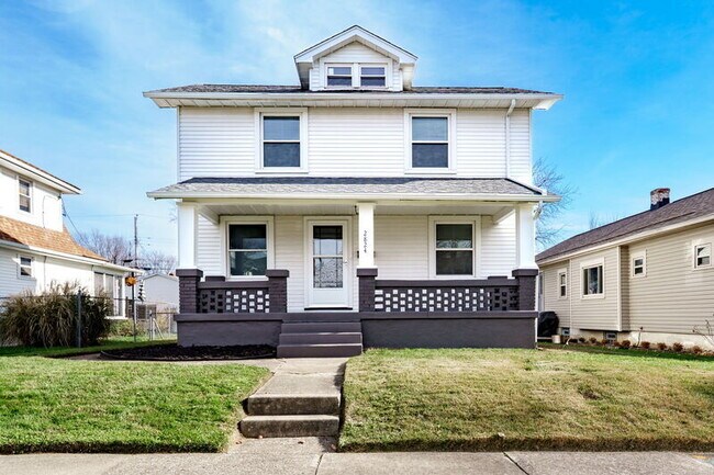 Primary Photo - 2824 Dwight Ave