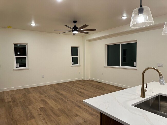 Building Photo - 1583 N Ravens Best Cir