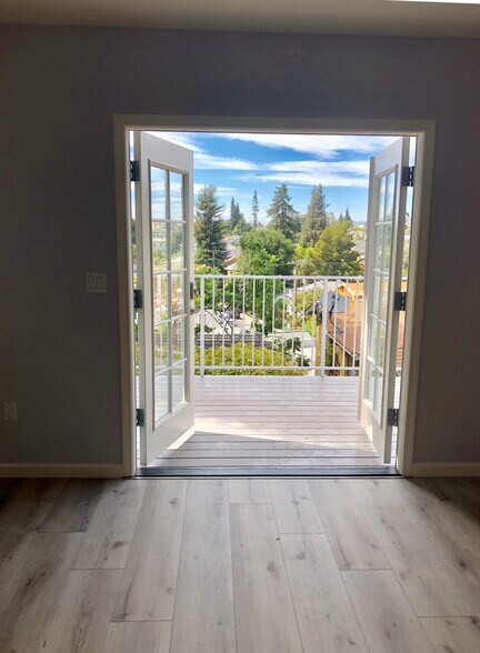 Building Photo - 661 Fairmount Ave