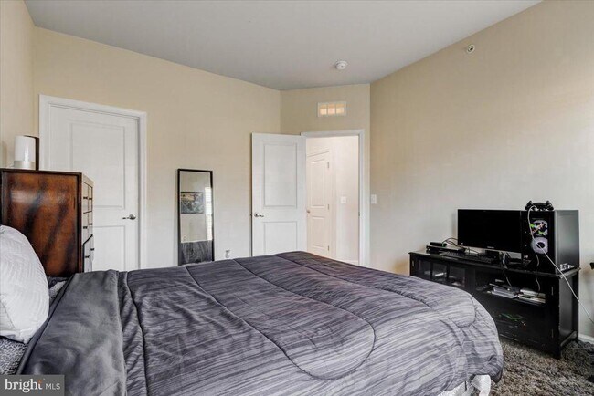 Building Photo - 3550 Briarwood Dr