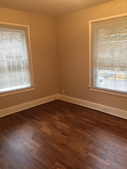 master bedroom - 731 Berkeley Ave NW