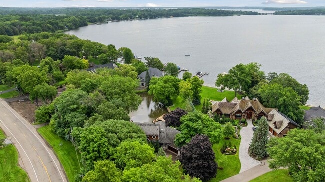 Building Photo - Minnetonka Lakeshore