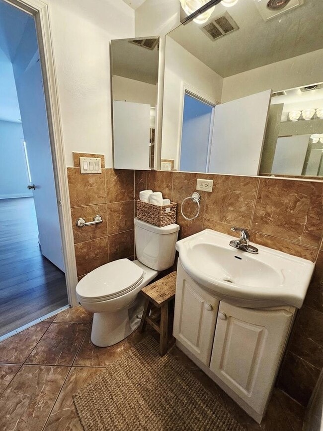 Building Photo - 1550 Sandpebble Dr