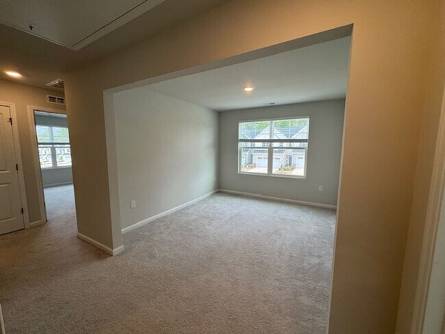 Building Photo - End-Unit Gem Near White Oak Crossing – Style, Space & Convenience!
