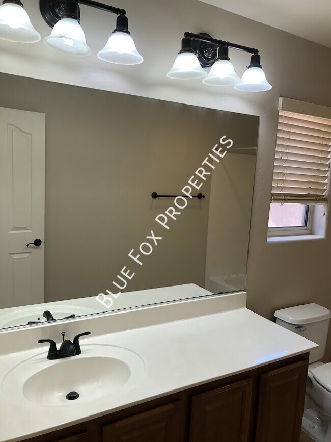 Building Photo - 4810 E Orchard Grass Dr