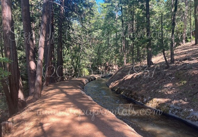Building Photo - Cedar Ridge 3BR/3BA – Modern Amenities in ...