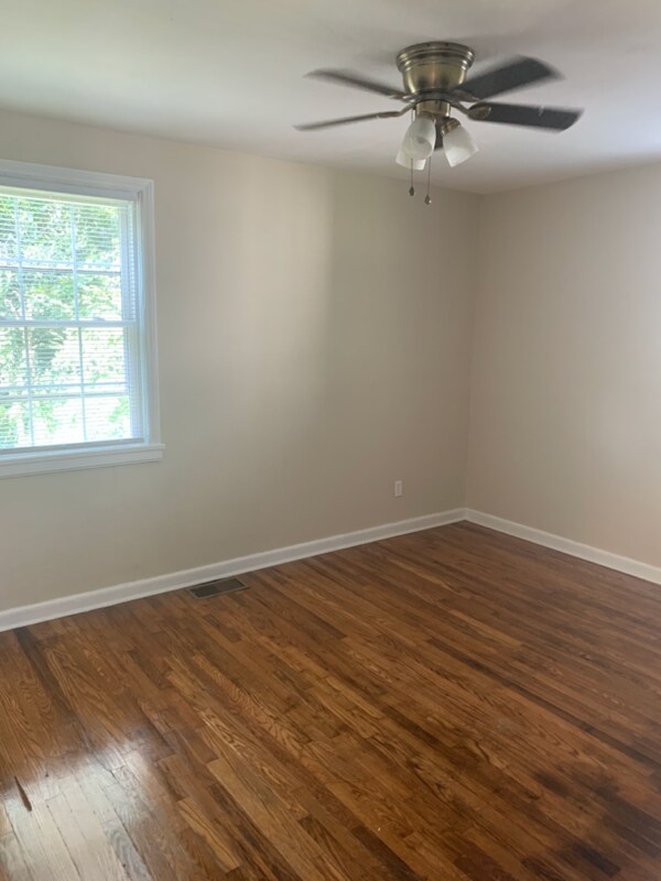 Building Photo - 302 Kent Rd