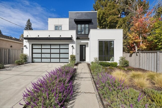 Building Photo - Luxurious Modern Single Family Home in West Menlo Park Available Now!