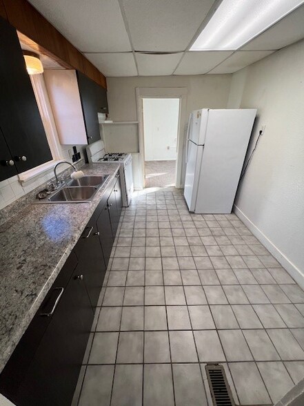 Building Photo - 507 King St