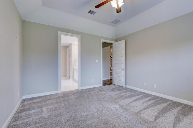 Building Photo - 2008 Glenwick Manor Ln