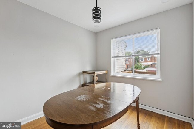 Building Photo - 128 33rd St NE