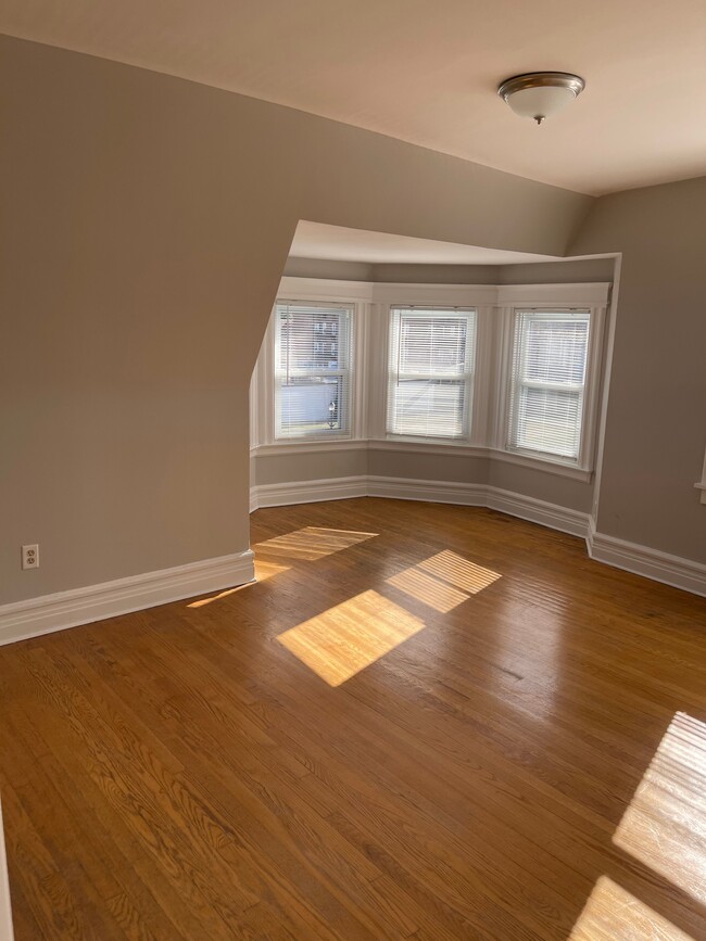 Building Photo - 638 Bloomfield Ave