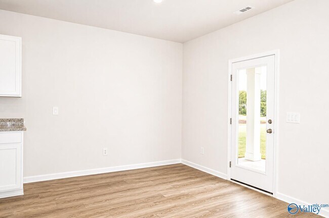 Building Photo - 118 Betty Williams Dr