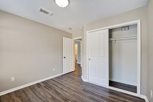 Building Photo - 77 Woodlily Pl