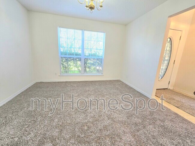 Building Photo - 2497 Redoubt Ave