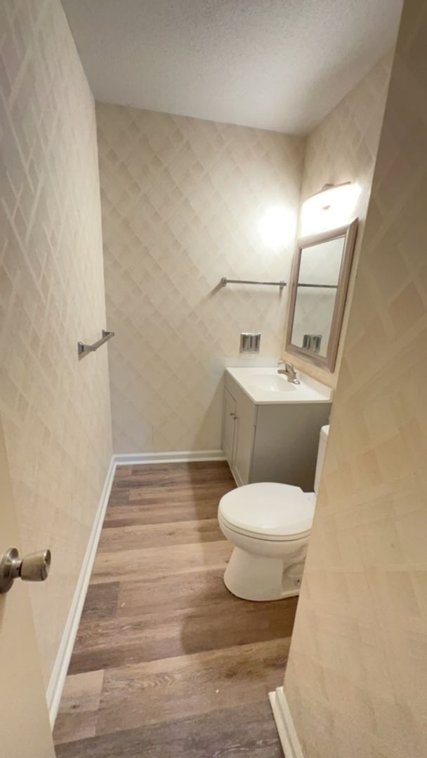 Building Photo - Oak Grove Village Apartments- Close to Lew...